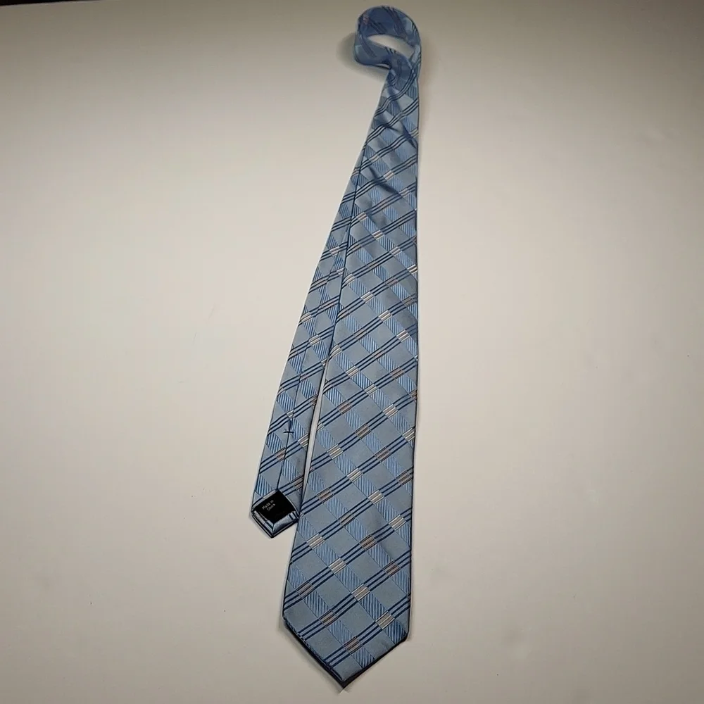 Michael Kors Tie - Picture 2 of 7
